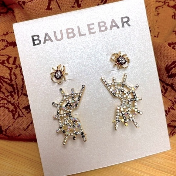 Brand New BaubleBar Set of 2 Pairs Halloween Post Earrings Spider Cobweb Sparkly - Picture 4 of 14